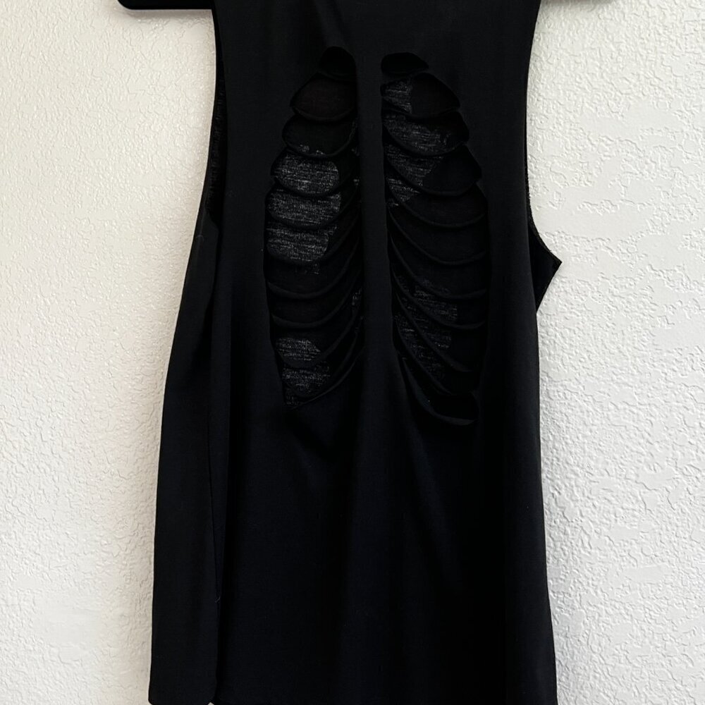Spirit Halloween Skulls & Roses Rib Cage Cut Out Muscle Tank Top Black Small - Picture 3 of 6